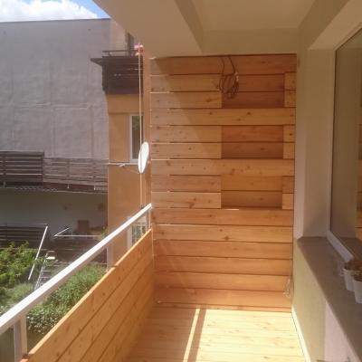 Obklad balkónu s nikou, sibiřský modřín