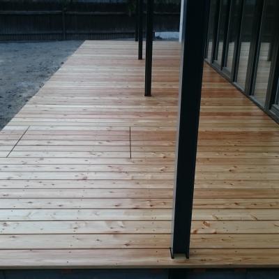 `Terasa a balkon Sibiřský modřín