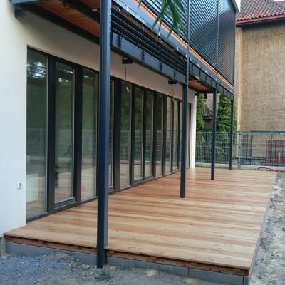 Terasa a balkon Sibiřský modřín