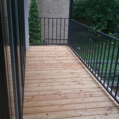 Terasa a balkon Sibiřský modřín