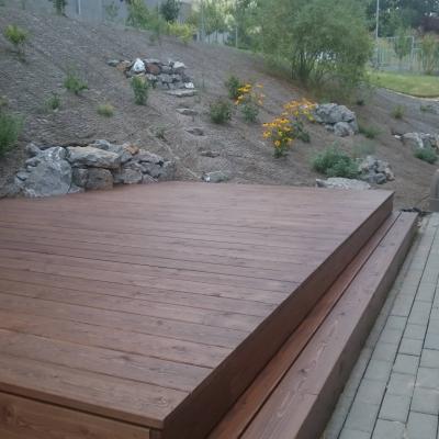 Terasa pro výřivku ze Sibiřského modřínu sukatý hladký. Barva oleje - OSMO šedý