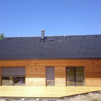 Terasa ze sibiřského modřínu u rodinného domu