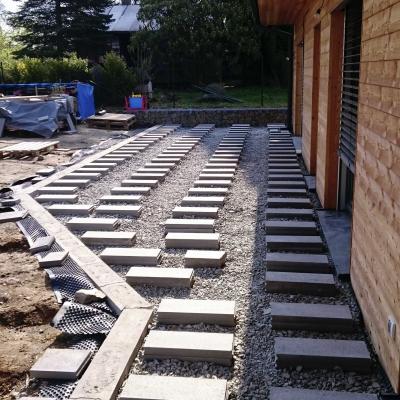 Terasa ze sibiřského modřínu u rodinného domu