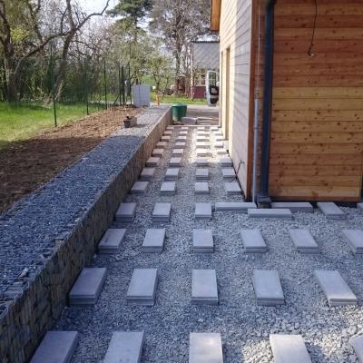 Terasa ze sibiřského modřínu u rodinného domu