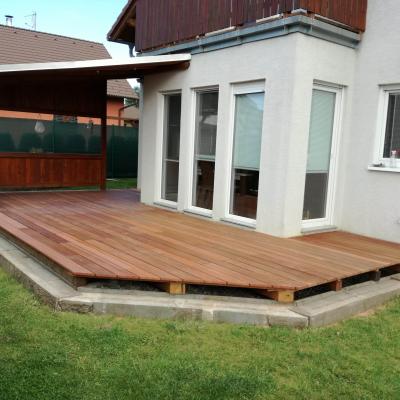 Terasa z části zastřešená - Masseranduba