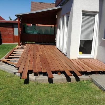 Terasa z části zastřešená - Masseranduba